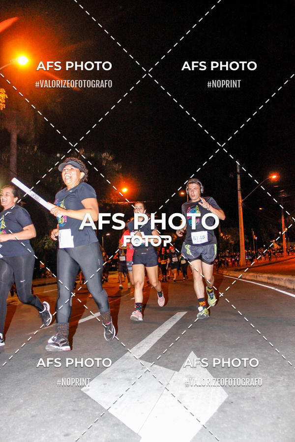 Achetez vos photos de l'vnementNeon Night Run 2019 - Belo Horizonte sur Fotop