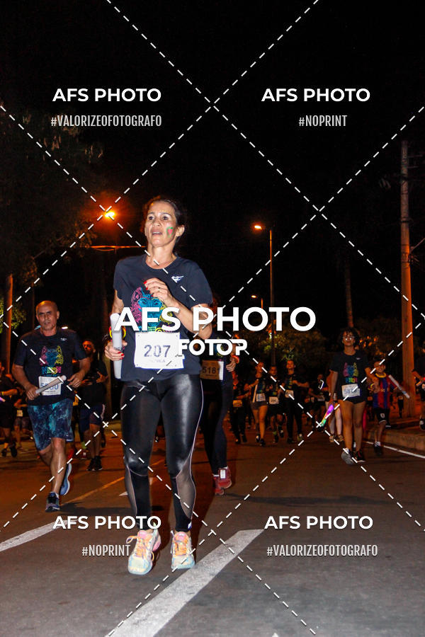 Achetez vos photos de l'vnementNeon Night Run 2019 - Belo Horizonte sur Fotop