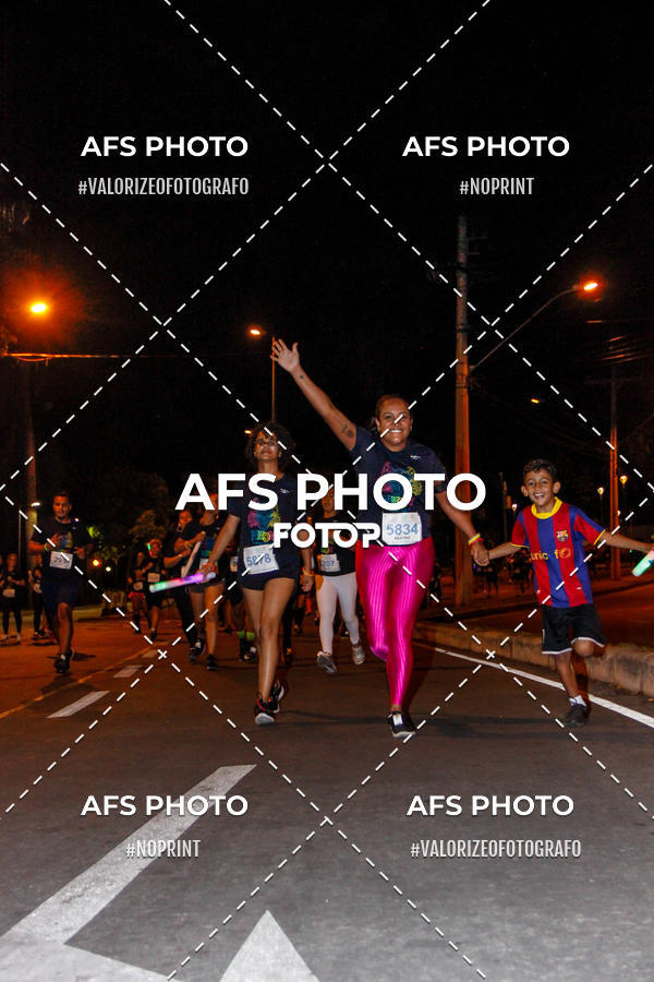 Buy your photos of the eventNeon Night Run 2019 - Belo Horizonte on Fotop