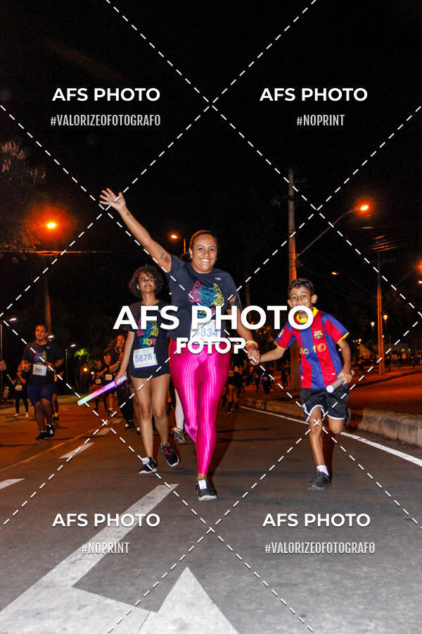 Buy your photos of the eventNeon Night Run 2019 - Belo Horizonte on Fotop