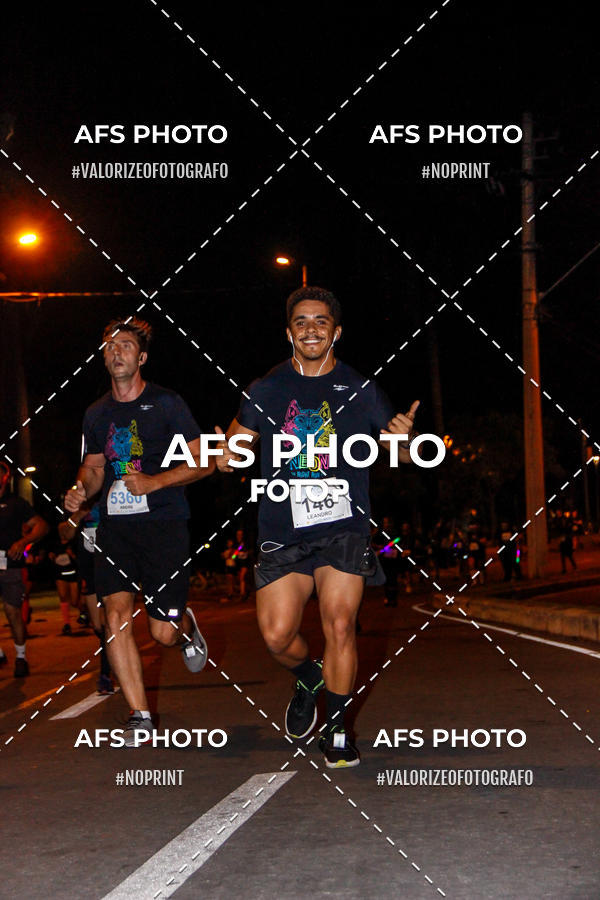 Buy your photos of the eventNeon Night Run 2019 - Belo Horizonte on Fotop