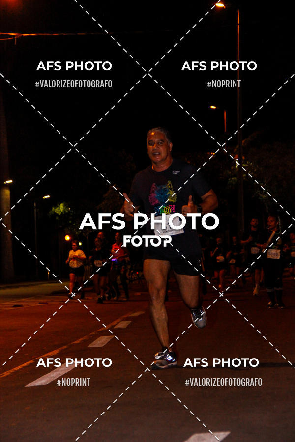 Buy your photos of the eventNeon Night Run 2019 - Belo Horizonte on Fotop