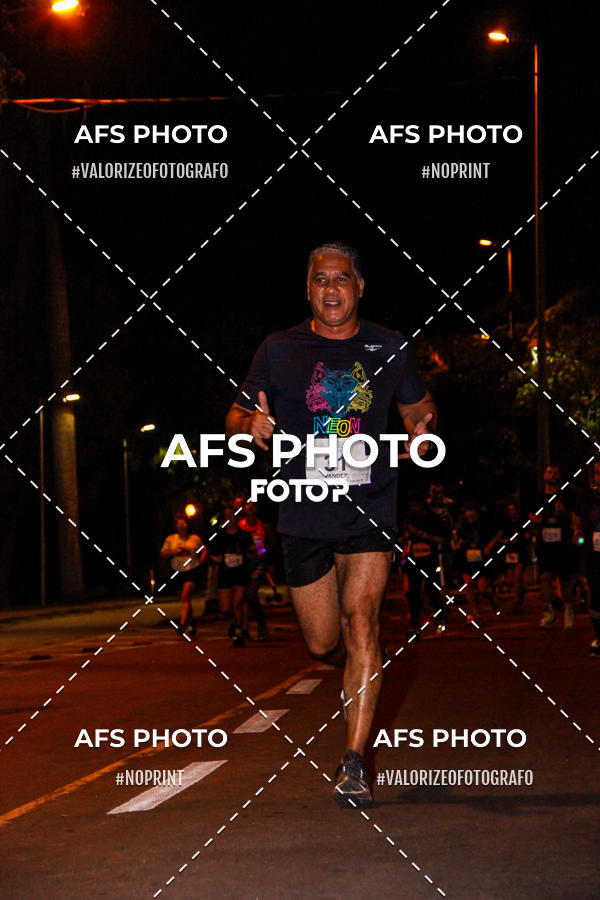Buy your photos of the eventNeon Night Run 2019 - Belo Horizonte on Fotop