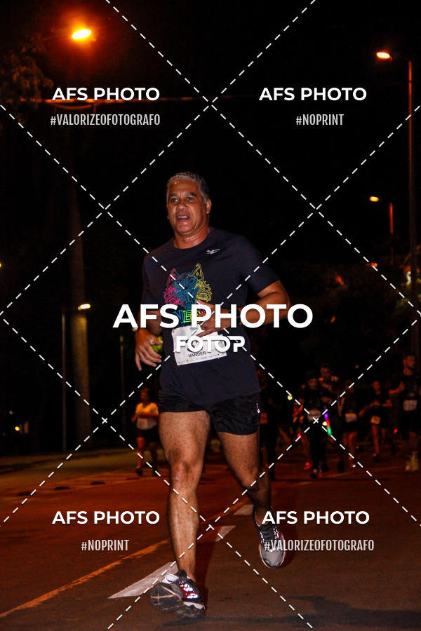Buy your photos of the eventNeon Night Run 2019 - Belo Horizonte on Fotop