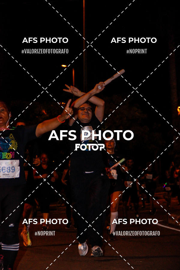 Buy your photos of the eventNeon Night Run 2019 - Belo Horizonte on Fotop