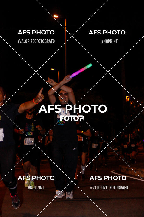Buy your photos of the eventNeon Night Run 2019 - Belo Horizonte on Fotop