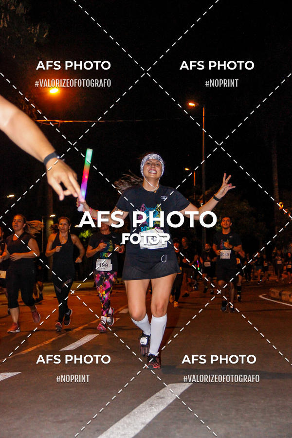 Buy your photos of the eventNeon Night Run 2019 - Belo Horizonte on Fotop