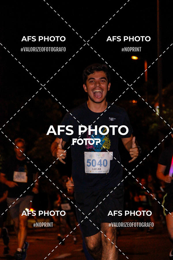 Buy your photos of the eventNeon Night Run 2019 - Belo Horizonte on Fotop