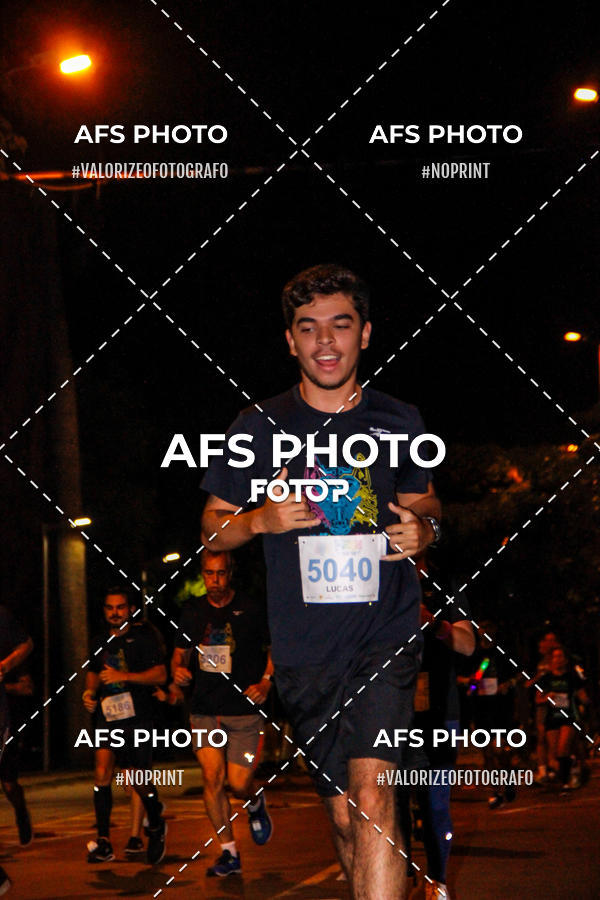 Buy your photos of the eventNeon Night Run 2019 - Belo Horizonte on Fotop