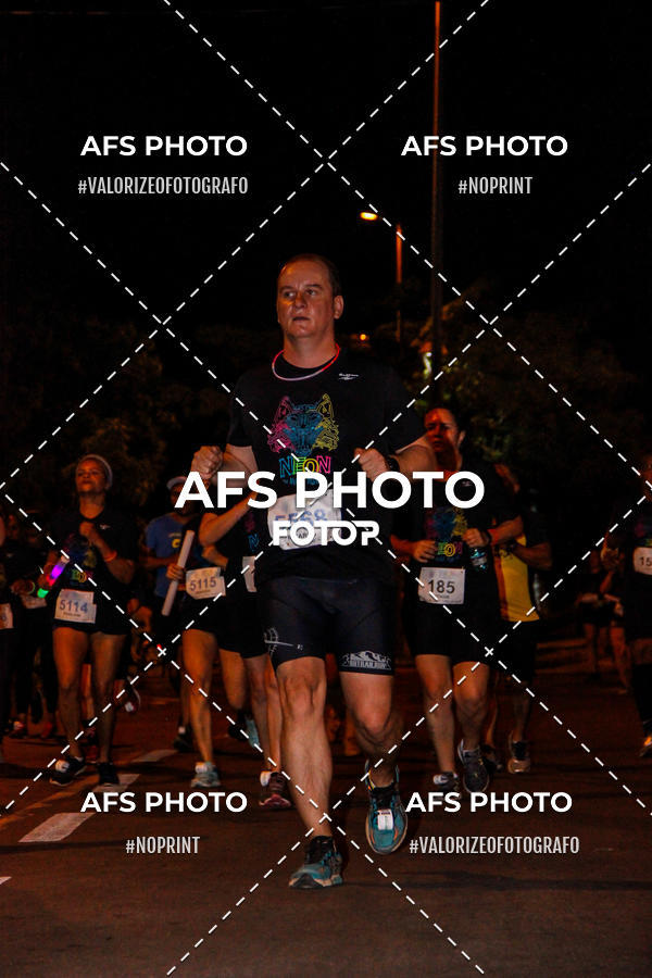 Buy your photos of the eventNeon Night Run 2019 - Belo Horizonte on Fotop