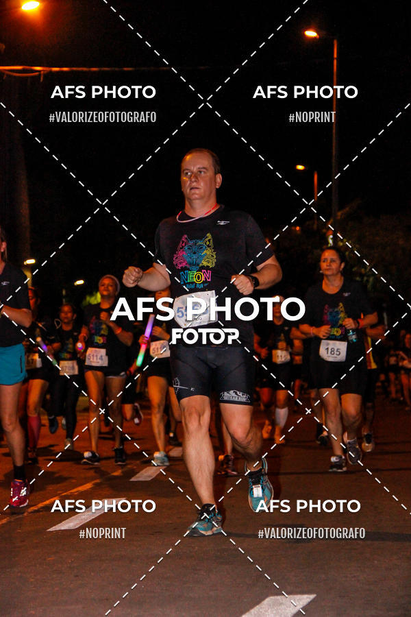 Buy your photos of the eventNeon Night Run 2019 - Belo Horizonte on Fotop