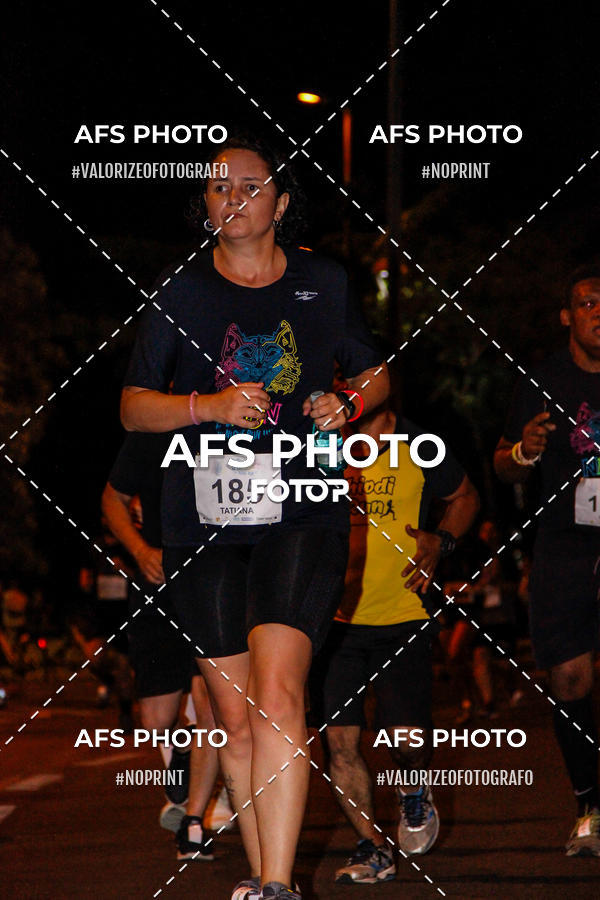 Buy your photos of the eventNeon Night Run 2019 - Belo Horizonte on Fotop