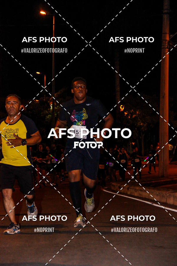 Buy your photos of the eventNeon Night Run 2019 - Belo Horizonte on Fotop
