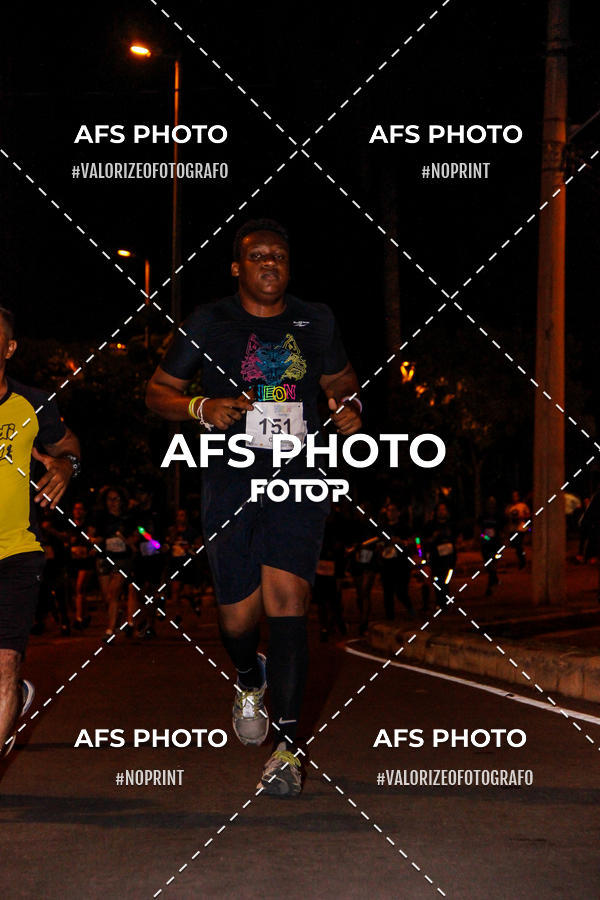 Buy your photos of the eventNeon Night Run 2019 - Belo Horizonte on Fotop