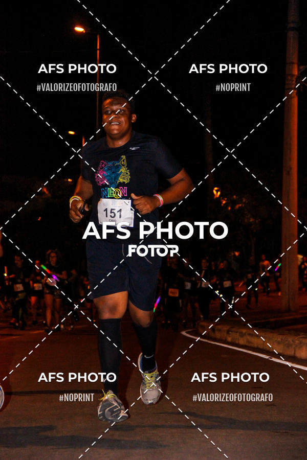 Buy your photos of the eventNeon Night Run 2019 - Belo Horizonte on Fotop