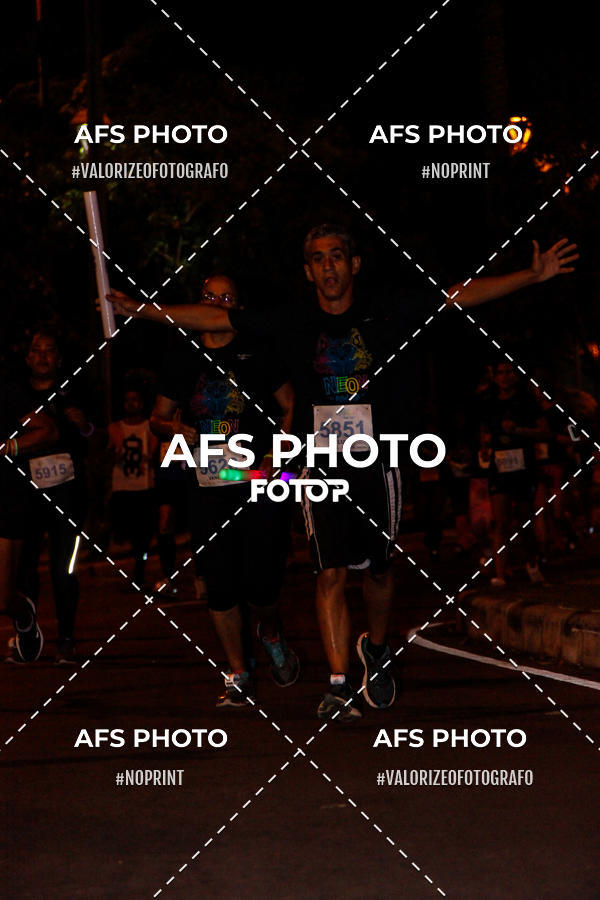 Buy your photos of the eventNeon Night Run 2019 - Belo Horizonte on Fotop