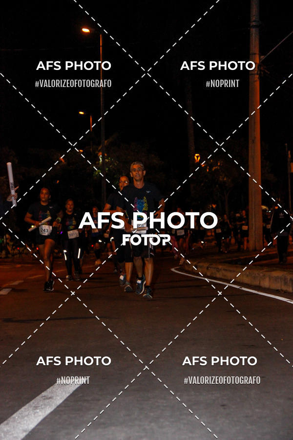 Buy your photos of the eventNeon Night Run 2019 - Belo Horizonte on Fotop