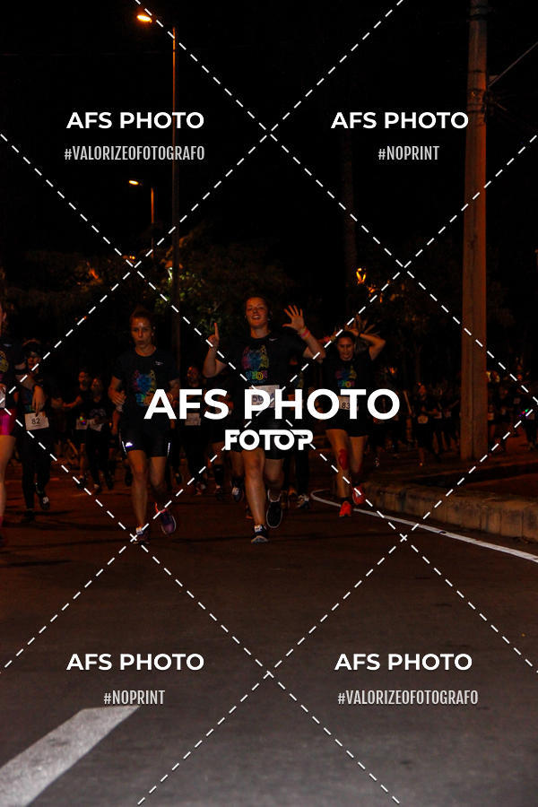 Buy your photos of the eventNeon Night Run 2019 - Belo Horizonte on Fotop