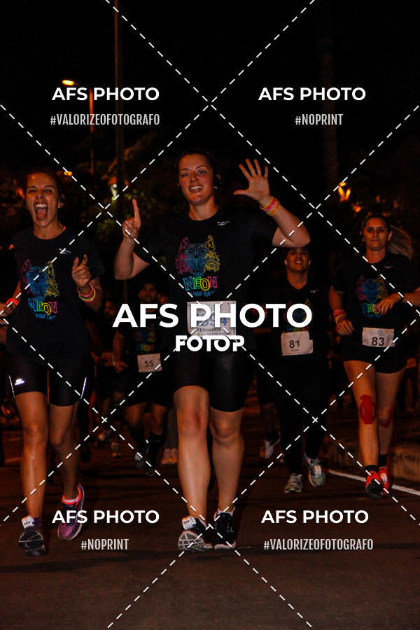 Buy your photos of the eventNeon Night Run 2019 - Belo Horizonte on Fotop