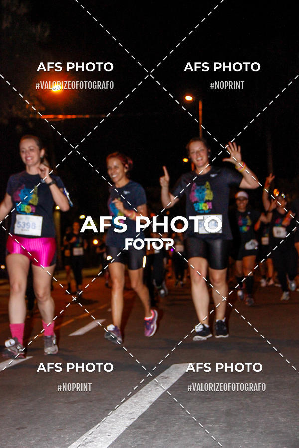 Buy your photos of the eventNeon Night Run 2019 - Belo Horizonte on Fotop