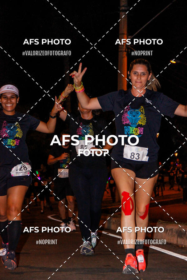 Buy your photos of the eventNeon Night Run 2019 - Belo Horizonte on Fotop