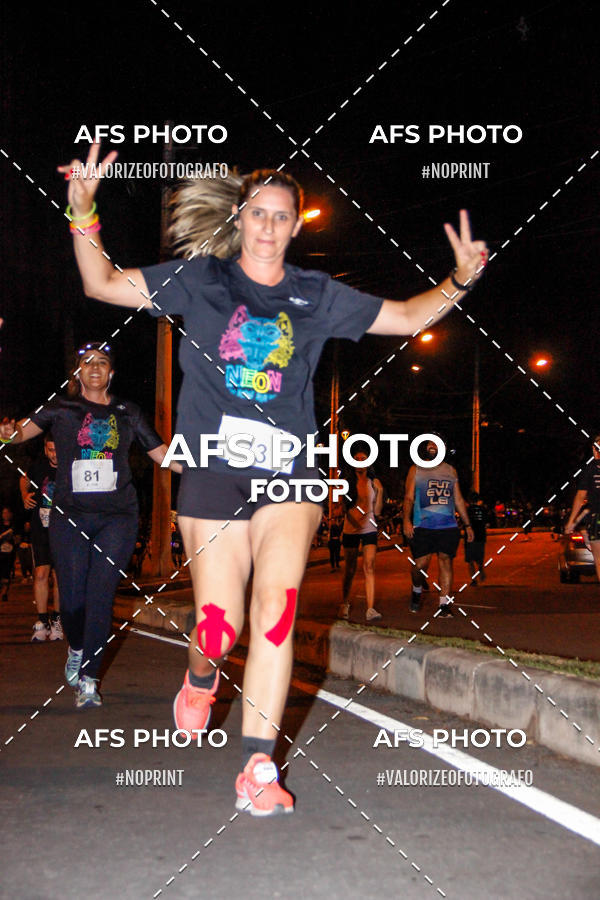 Buy your photos of the eventNeon Night Run 2019 - Belo Horizonte on Fotop