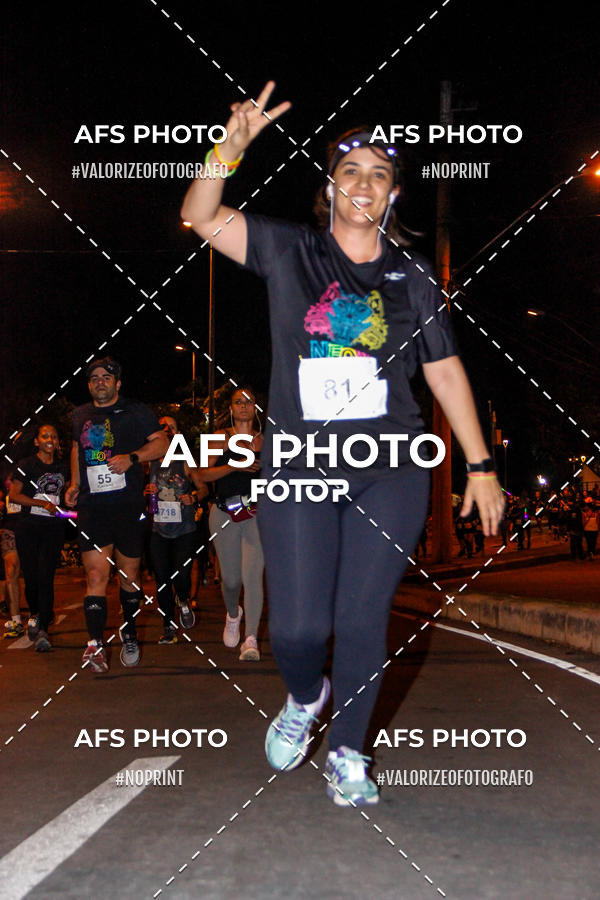 Buy your photos of the eventNeon Night Run 2019 - Belo Horizonte on Fotop