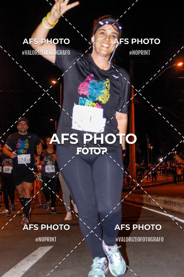 Buy your photos of the eventNeon Night Run 2019 - Belo Horizonte on Fotop