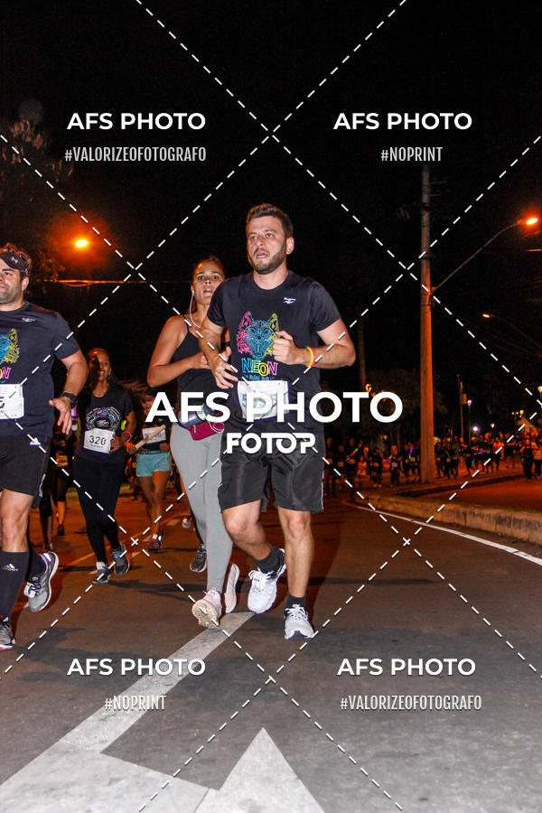 Buy your photos of the eventNeon Night Run 2019 - Belo Horizonte on Fotop