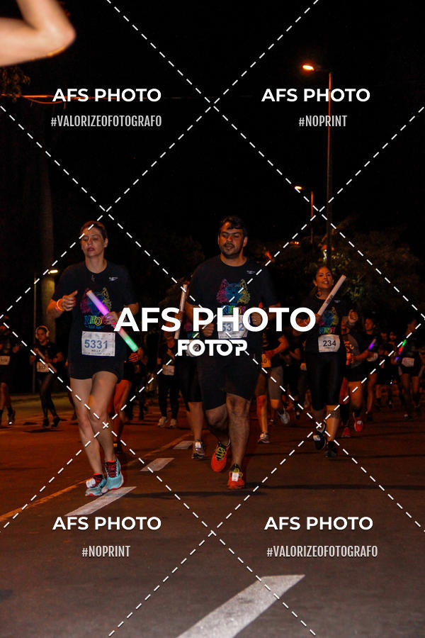 Buy your photos of the eventNeon Night Run 2019 - Belo Horizonte on Fotop