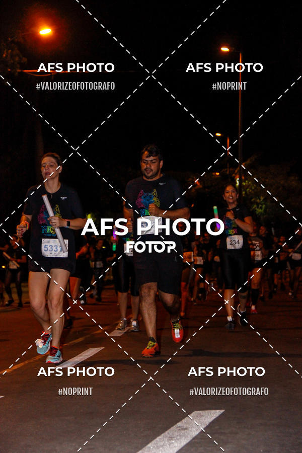 Buy your photos of the eventNeon Night Run 2019 - Belo Horizonte on Fotop