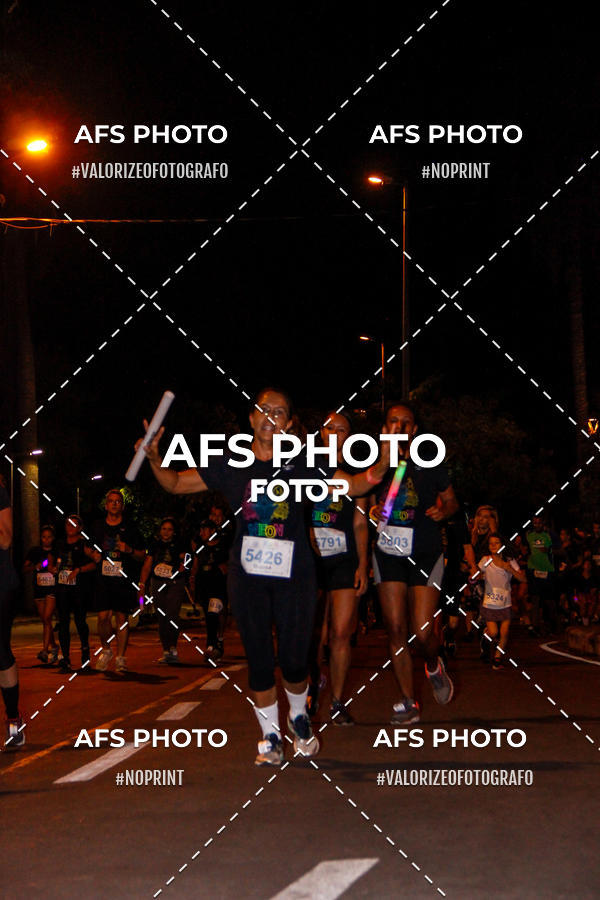 Compra tus fotos del eventoNeon Night Run 2019 - Belo Horizonte En Fotop
