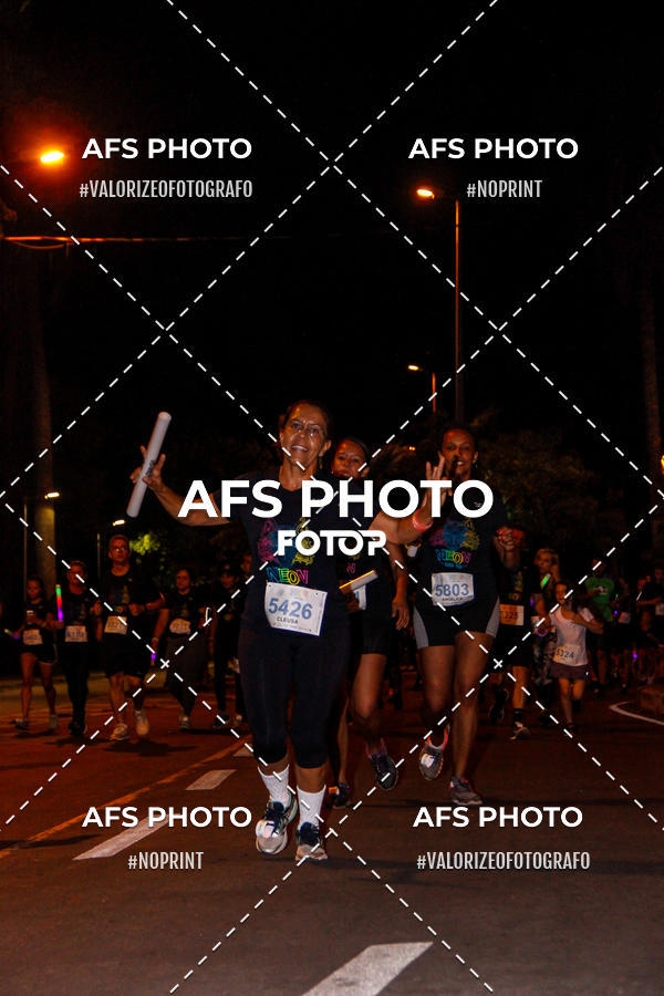 Compra tus fotos del eventoNeon Night Run 2019 - Belo Horizonte En Fotop