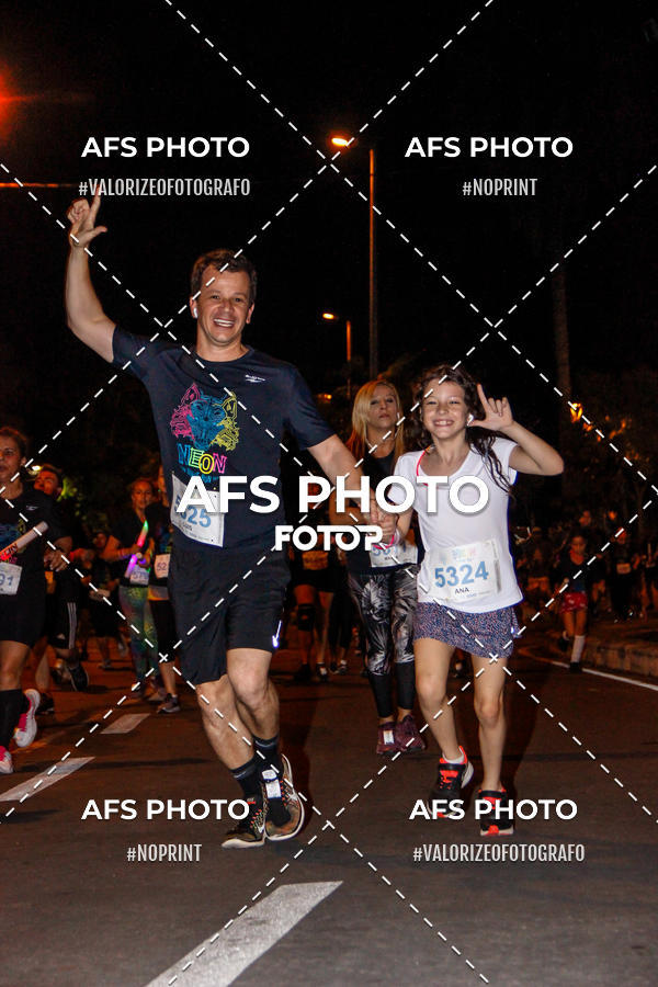 Compra tus fotos del eventoNeon Night Run 2019 - Belo Horizonte En Fotop