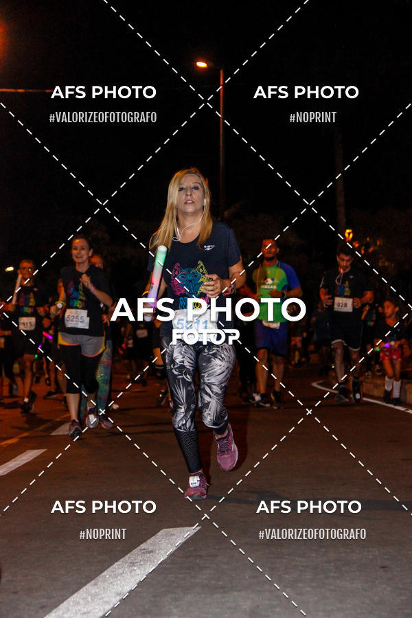 Compra tus fotos del eventoNeon Night Run 2019 - Belo Horizonte En Fotop