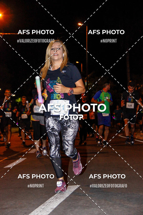 Compra tus fotos del eventoNeon Night Run 2019 - Belo Horizonte En Fotop