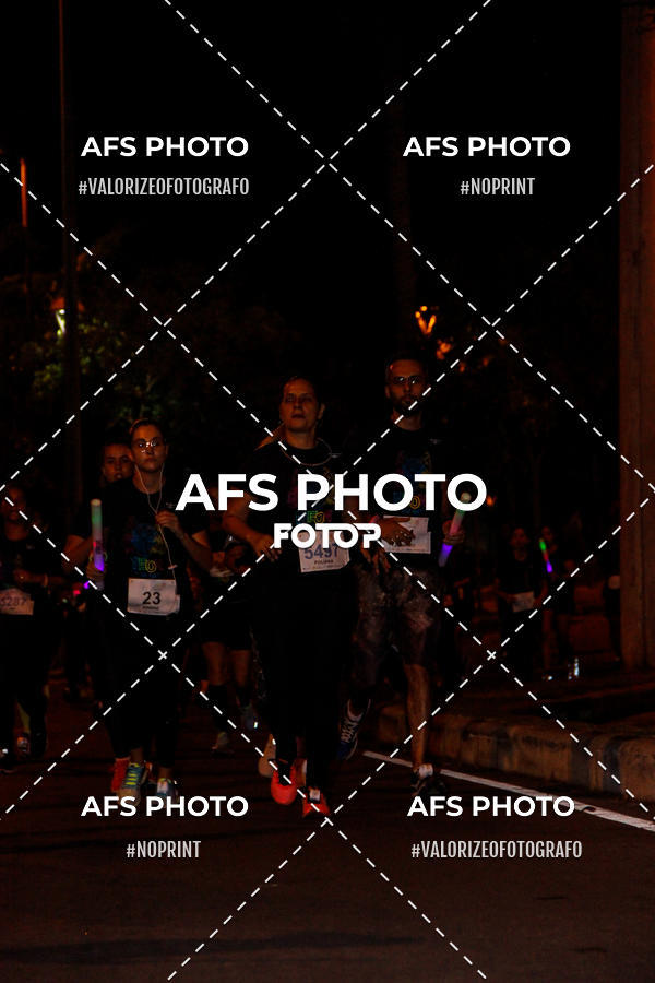 Compra tus fotos del eventoNeon Night Run 2019 - Belo Horizonte En Fotop