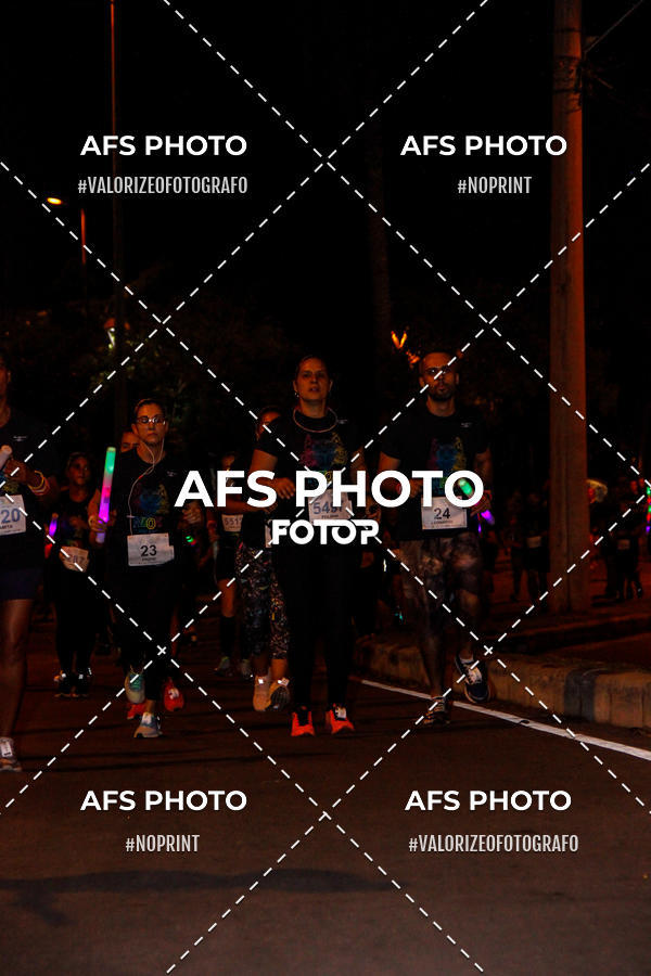 Compra tus fotos del eventoNeon Night Run 2019 - Belo Horizonte En Fotop
