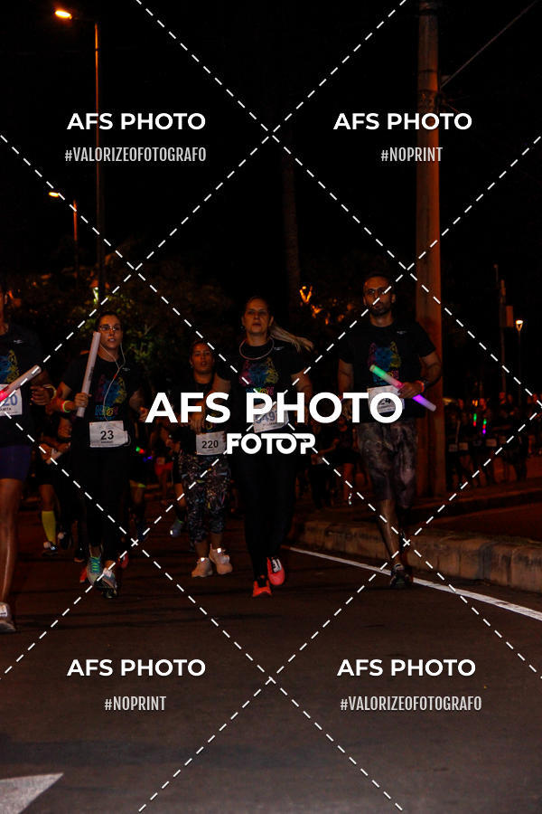 Compra tus fotos del eventoNeon Night Run 2019 - Belo Horizonte En Fotop