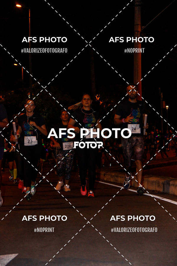 Compra tus fotos del eventoNeon Night Run 2019 - Belo Horizonte En Fotop