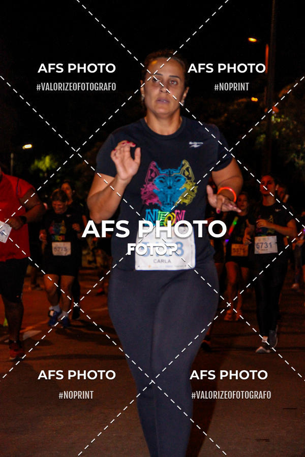 Compra tus fotos del eventoNeon Night Run 2019 - Belo Horizonte En Fotop