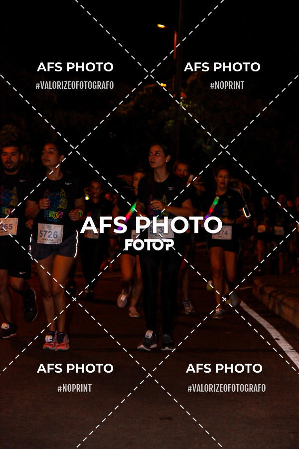 Compra tus fotos del eventoNeon Night Run 2019 - Belo Horizonte En Fotop