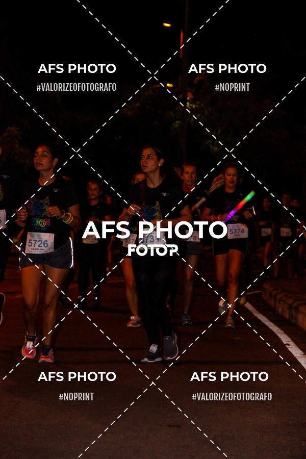 Compra tus fotos del eventoNeon Night Run 2019 - Belo Horizonte En Fotop