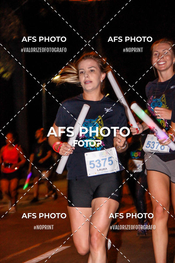 Compra tus fotos del eventoNeon Night Run 2019 - Belo Horizonte En Fotop