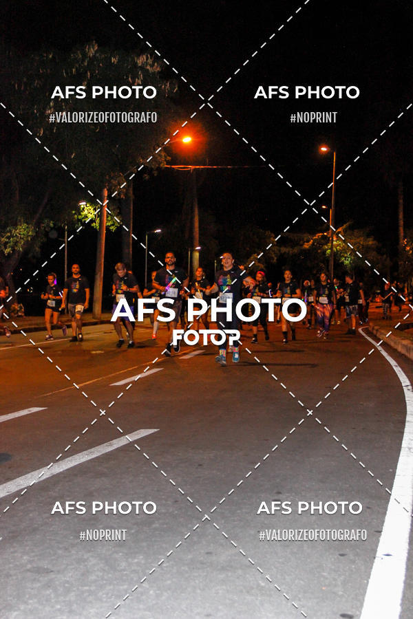 Achetez vos photos de l'vnementNeon Night Run 2019 - Belo Horizonte sur Fotop