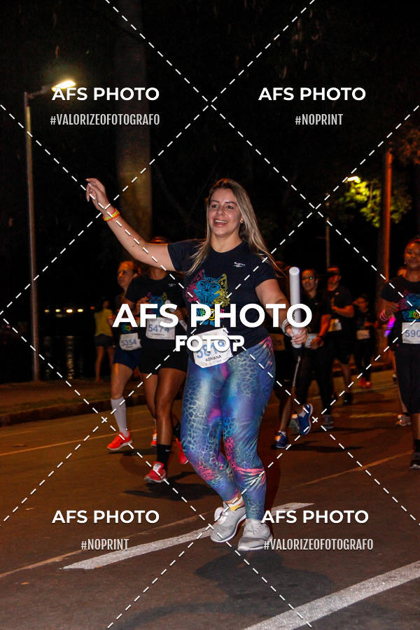Achetez vos photos de l'vnementNeon Night Run 2019 - Belo Horizonte sur Fotop