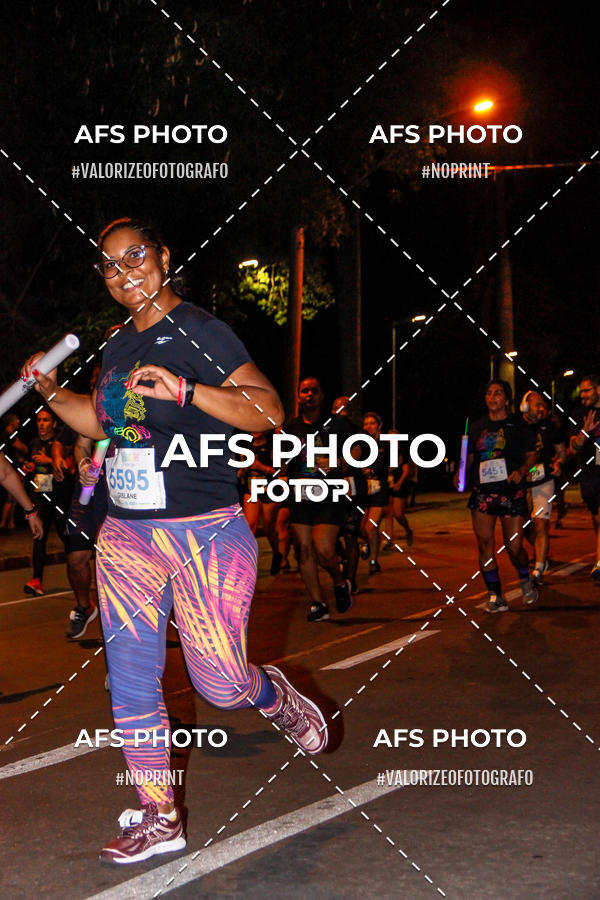 Achetez vos photos de l'vnementNeon Night Run 2019 - Belo Horizonte sur Fotop