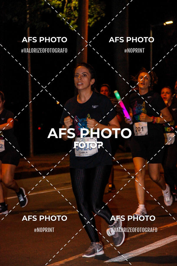 Achetez vos photos de l'vnementNeon Night Run 2019 - Belo Horizonte sur Fotop
