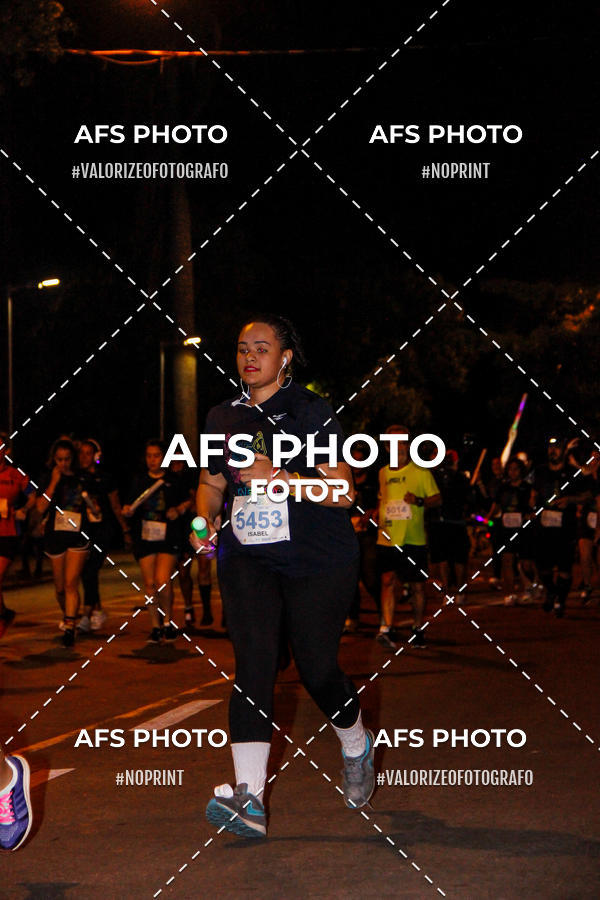 Achetez vos photos de l'vnementNeon Night Run 2019 - Belo Horizonte sur Fotop