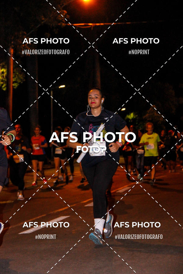 Achetez vos photos de l'vnementNeon Night Run 2019 - Belo Horizonte sur Fotop